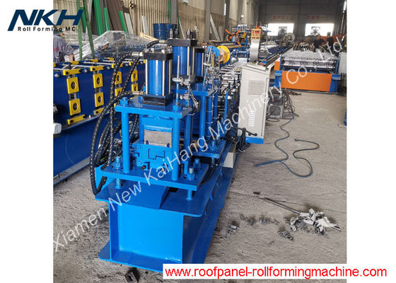 comprare Rotolo galvanizzato della struttura di sportello del rullo del piatto d'acciaio che forma macchina automatica, controllo di sistema della struttura di porta online manufacture