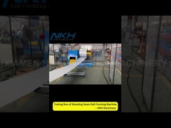 Macchina per la formatura di rotoli di pannelli per tetti aggraffati