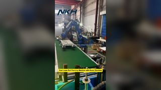 Macchina per la formazione di rotoli a doppio strato con robot di palletizzazione, porta della persiana e pannello ondulato